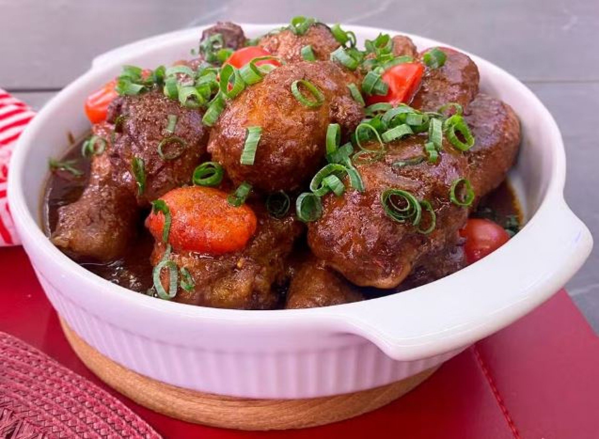 RECEITA DA ANA MARIA BRAGA: Saiba como fazer as Coxas de frango com marinada especial preparadas nesta sexta-feira, 24 de maio
