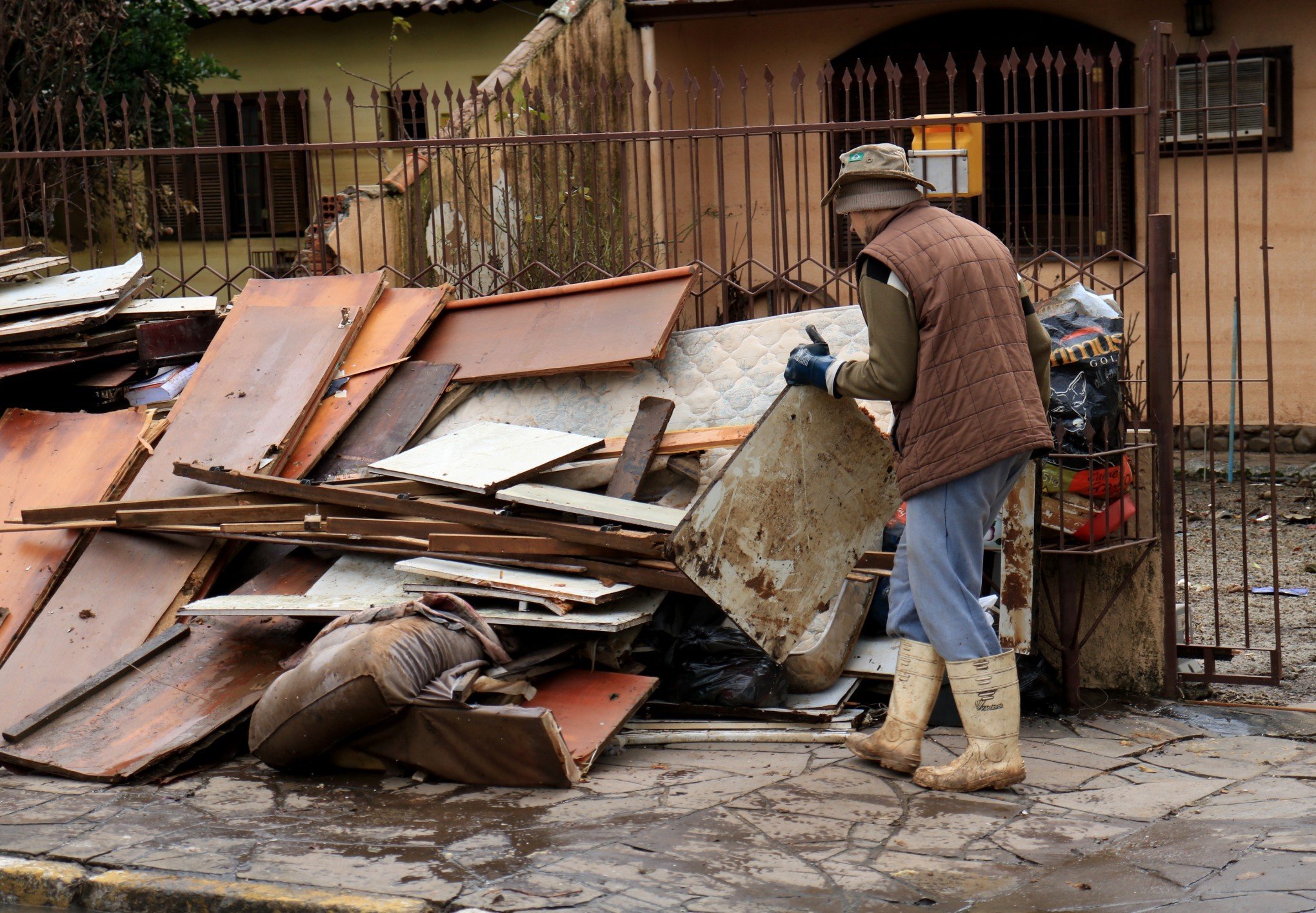 Programa Auxílio Reconstrução Canoens. Imagem: Foto: Paulo Pires/GES