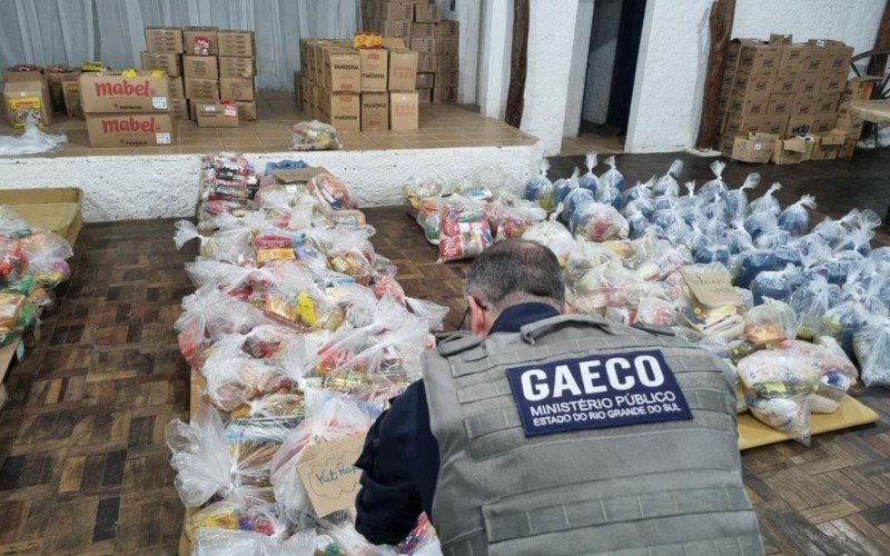 Operação ocorreu no local onde estavam armazenados os itens desviados e na casa de dois suspeitos em Barra do Ribeiro