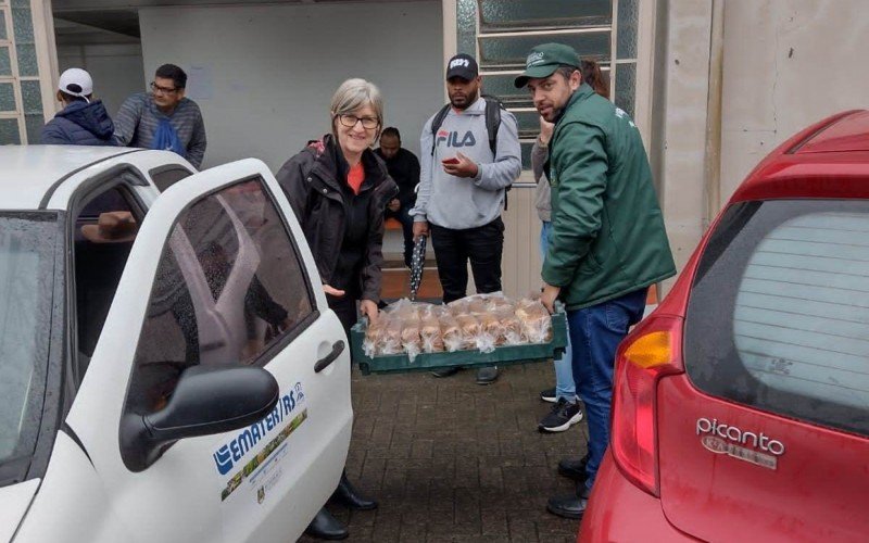 Agricultores e entidades se mobilizam para produzir pães e cucas para doação