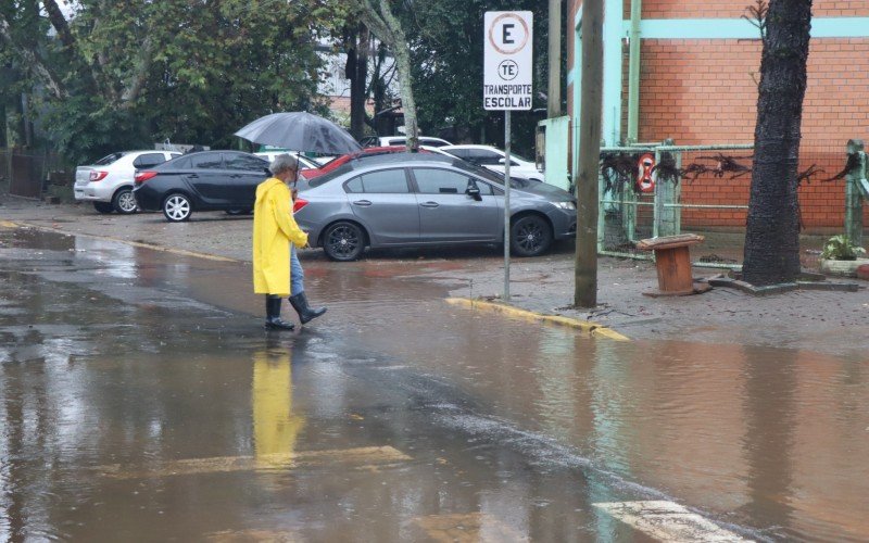 Defesa Civil alerta para chuvas fortes com risco de alagamentos | abc+