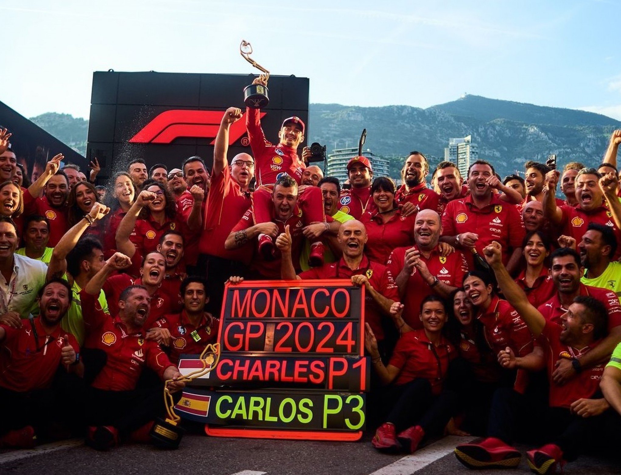 Leclerc quebra jejum após dois anos, vence GP de Mônaco e se emociona