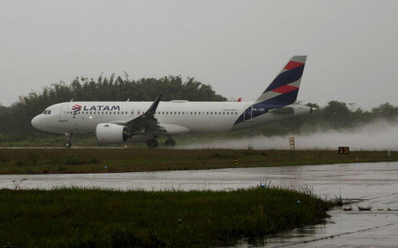 Operação para aumento do número de voos na Base Aérea de Canoas é gradativa