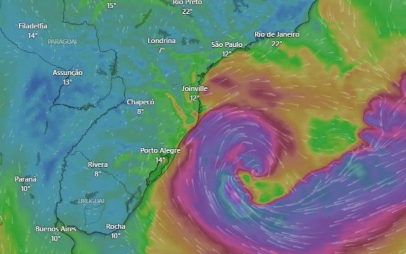 Na quarta-feira (29), o ciclone continua o caminho pelo oceano
