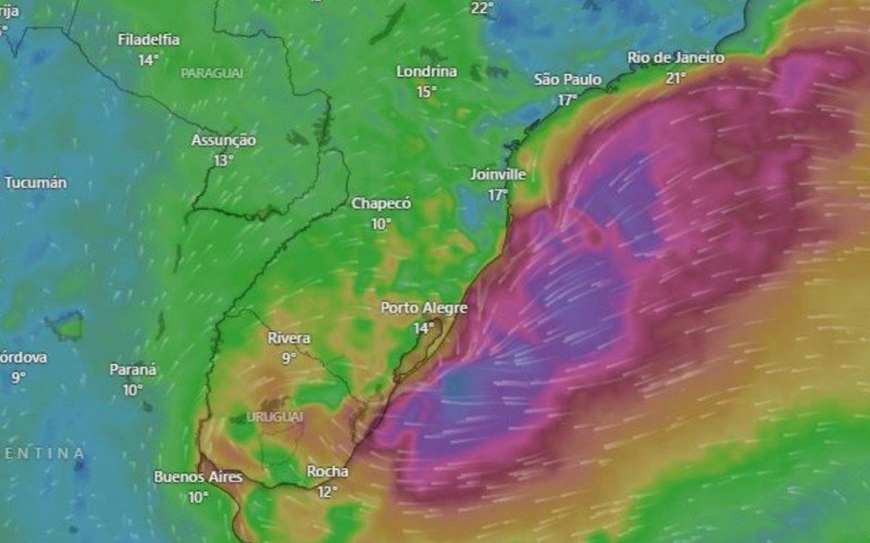 Nesta segunda-feira (27), às 22 horas, o ciclone se formava ainda no Uruguai e a previsão é que, até 22 horas, esteja na região Sul do RS