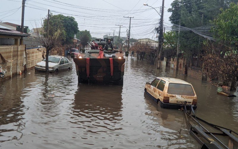 Operação no bairro Mathias Velho distribuiu doações