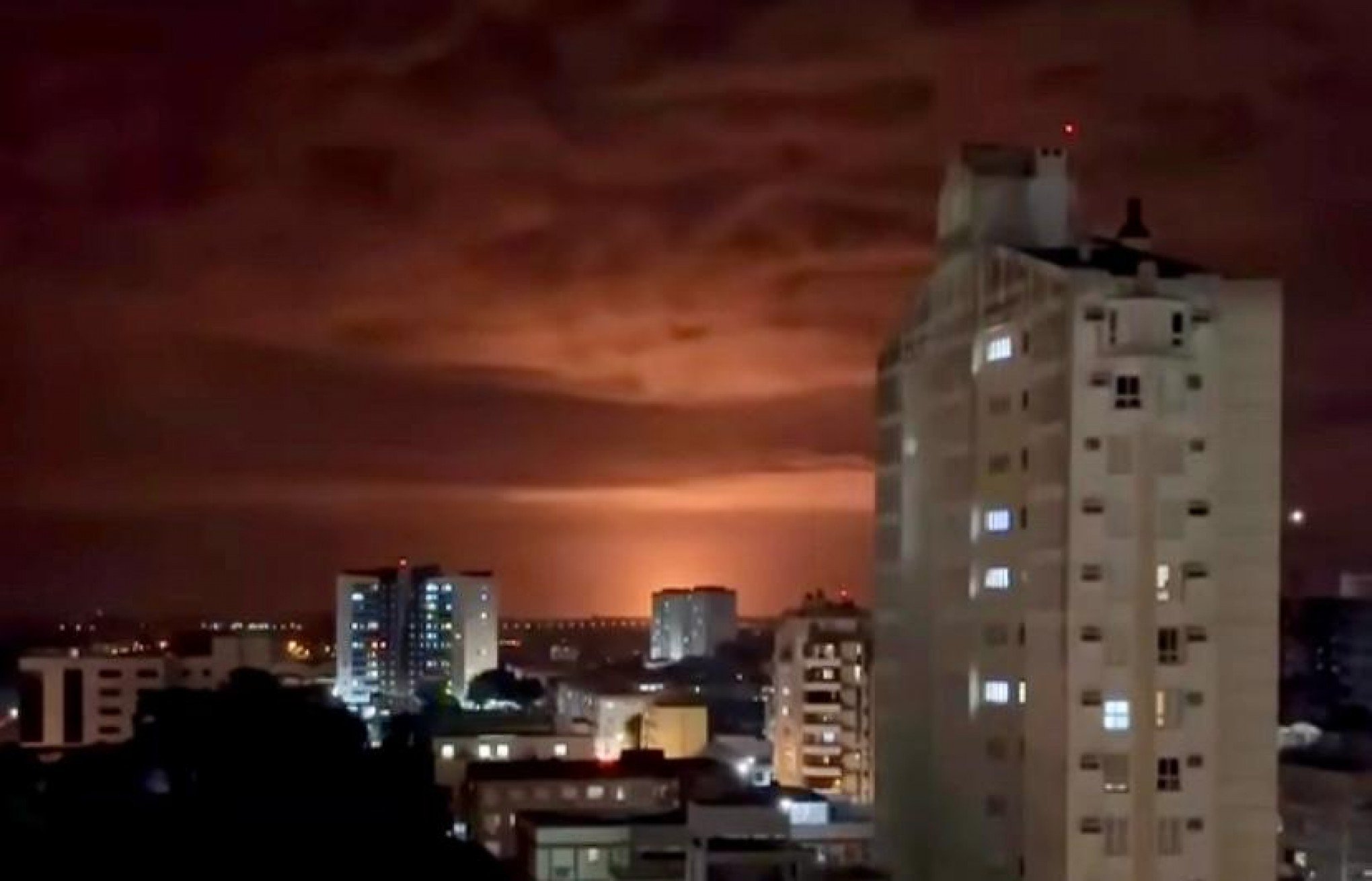 Clarão no céu chama atenção na Grande Porto Alegre; entenda o que é