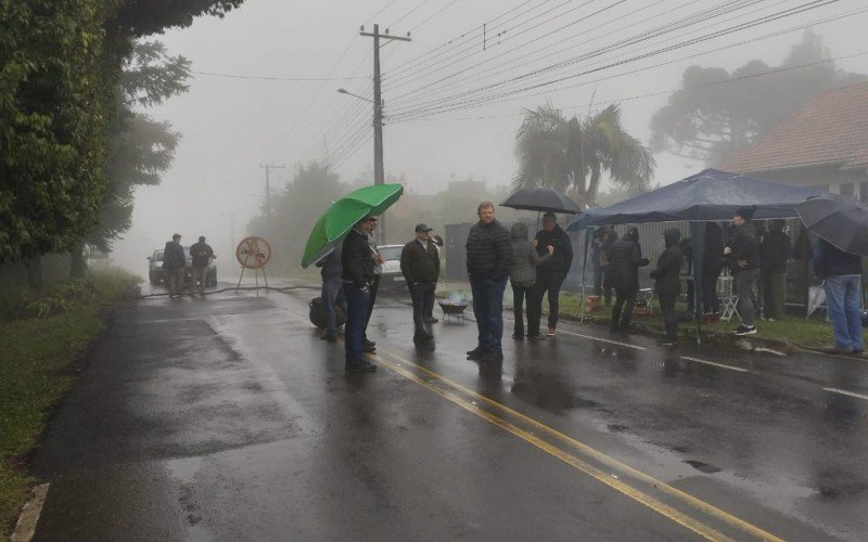 Protesto em Nova Petrópolis após o atropelamento do idoso e cão