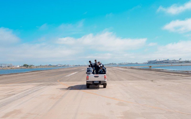 Ministro de Portos e Aeroportos vistoria Aeroporto Internacional Salgado Filho, em Porto Alegre