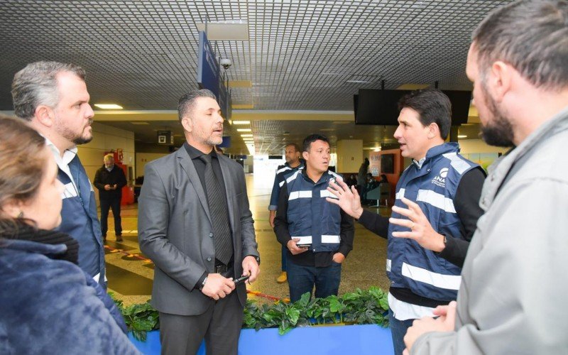 Ministro de Portos e Aeroportos vistoria Aeroporto Internacional Salgado Filho, em Porto Alegre