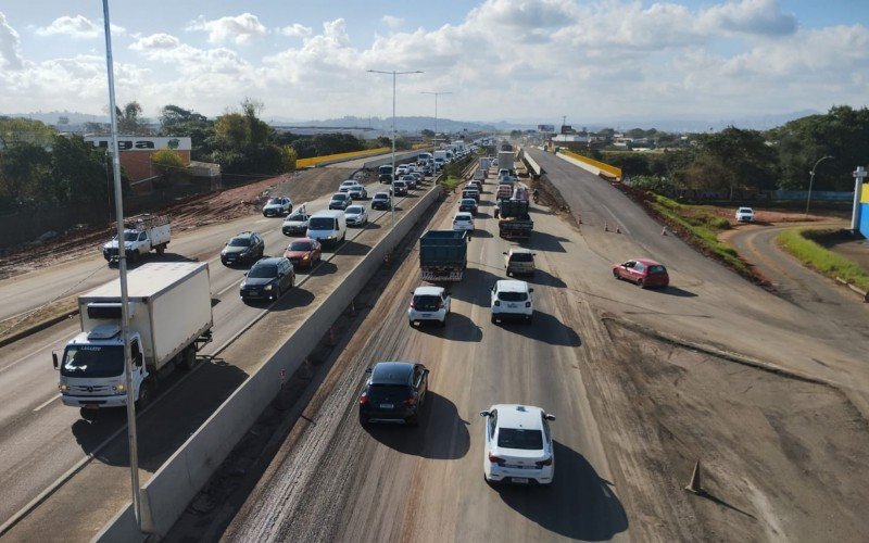 Trânsito congestionado na BR-116