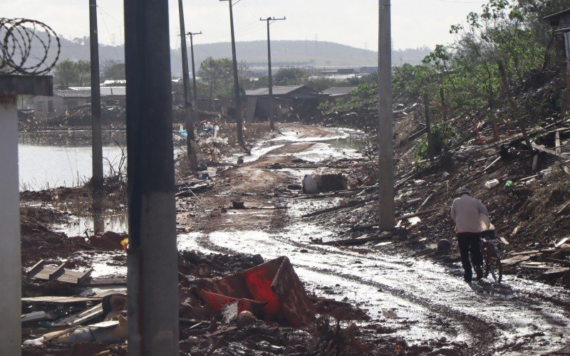 Rua Hugo Erni Feltes também estava em baixo d'água