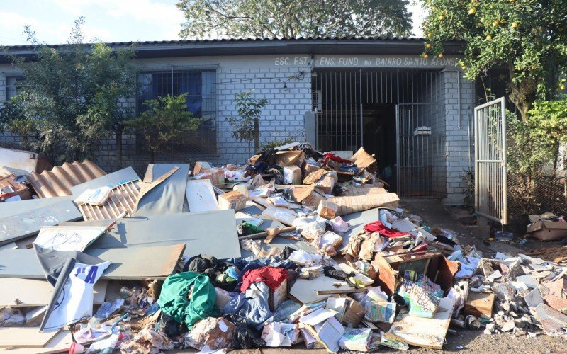 Enchente deixou estragos na Escola Estadual no Bairro Santo Afonso  | abc+