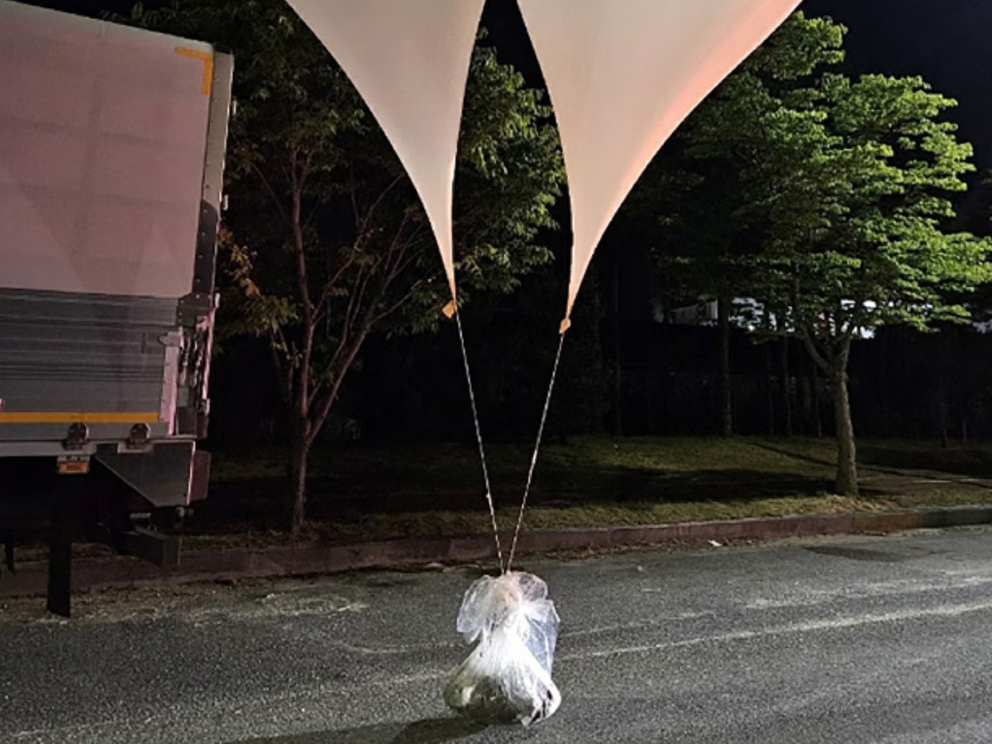 Coreia do Norte envia balões com fezes à Coreia do Sul; veja o motivo