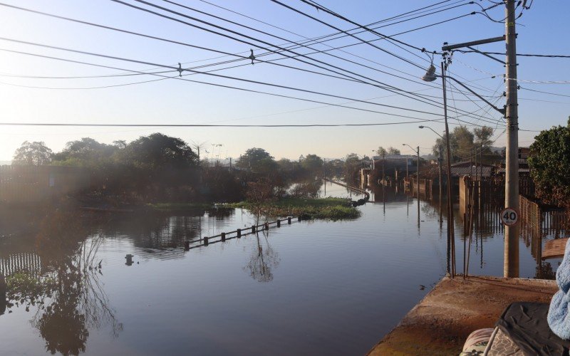 Água preta toma conta da Vila Palmeira