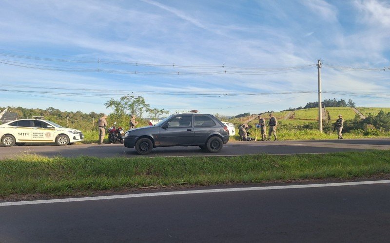 Motociclista foi rendido pela Brigada Militar após fugir de estabelecimento pela RS-239 | abc+