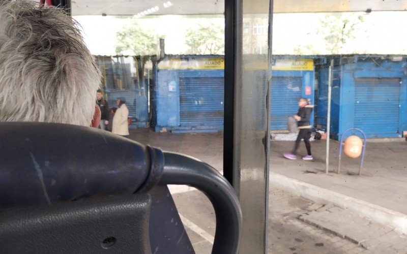 Em Porto Alegre, linha de ônibus teve funcionamento mais preciso neste segundo dia de operação | abc+