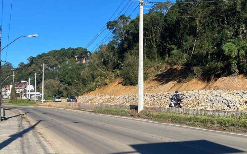 Avenida das HortÃªnsias, na RS-235, entre Canela e Gramado, Ã© liberada