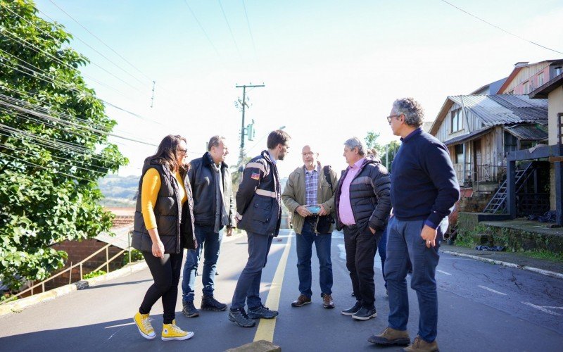 Eduardo Leite faz vistoria em locais atingidos em Gramado pela catÃ¡strofe climÃ¡tica