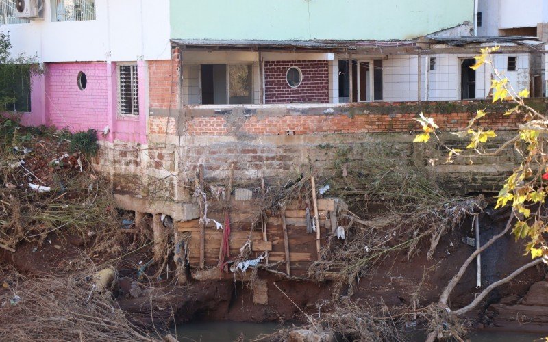 Em Igrejinha, prefeitura tem grande desafio de reconstruir o entorno do Rio Paranhana, sendo que a principal missão é recuperar a ponte Edmundo Kichler que corre o risco de ruir 