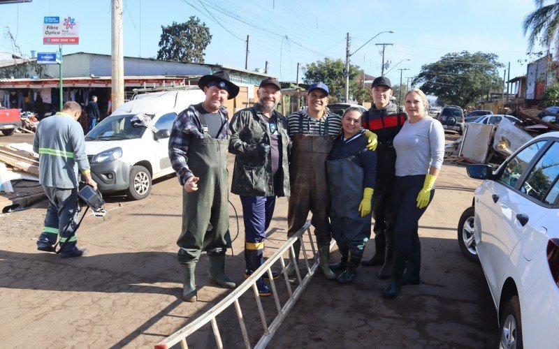 Prefeituras da região auxiliam no mutirão de limpeza do bairro Santo Afonso  | abc+