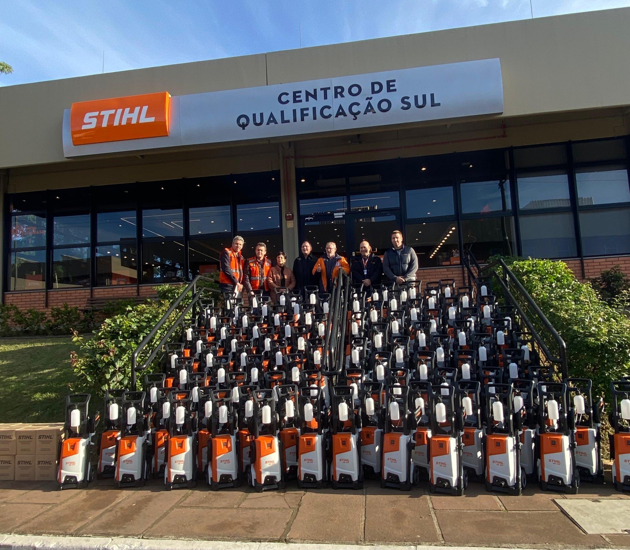 Stihl doa 50 lava jatos e prefeitura adquire mais 50 em parceria para auxiliar na limpeza em São Leopoldo