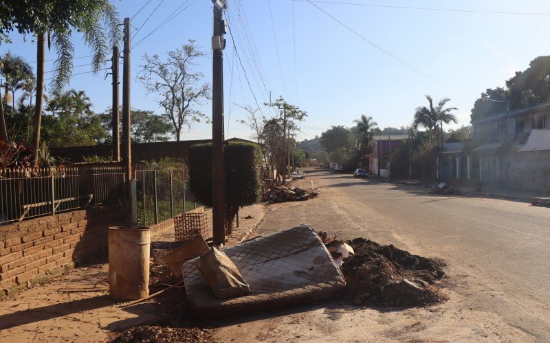 Por onde se olha, encontra-se uma cidade marrom