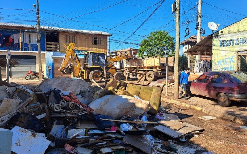 Em Novo Hamburgo, ainda tem muito entulho para ser retirado | abc+