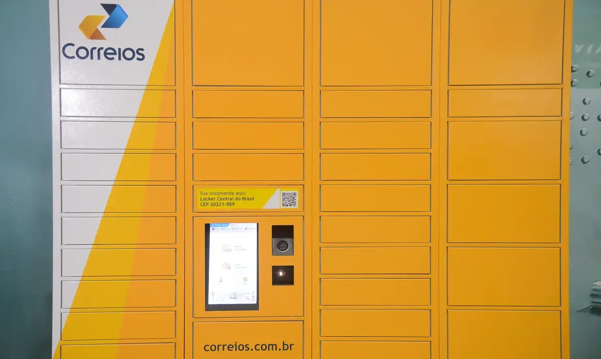 Correios vão instalar armários para moradores do RS receberem encomendas