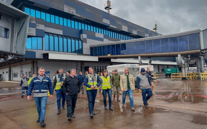 Autoridades visitaram as instações do terminal que foi alagado em maio | abc+