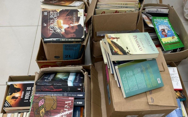 Livros arrecadados para São Sebastião do Caí