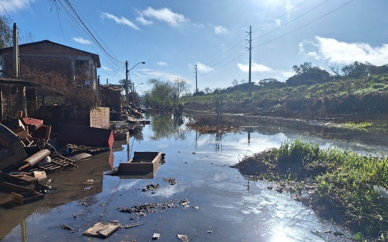 Água do arroio seguia encobrindo trecho da Rua Eldorado  | abc+