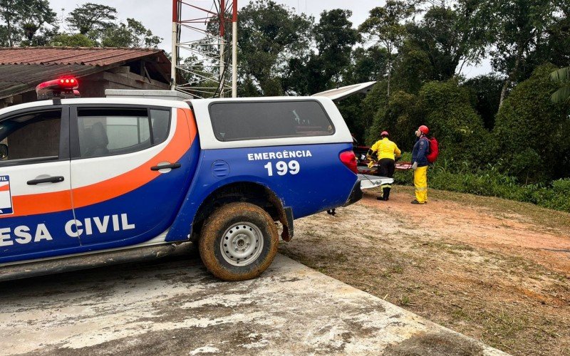 Bombeiros encontram destroços de avião que caiu em Santa Catarina | abc+