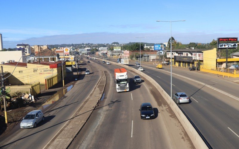 Trecho da BR-116, em São Leopoldo, antes da ponte sobre o Rio dos Sinos