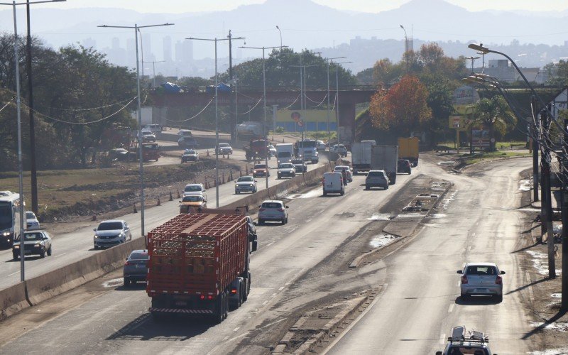 Trecho da BR-116, em São Leopoldo, antes da ponte sobre o Rio dos Sinos