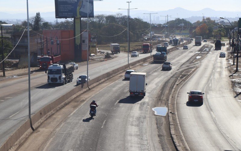 Trecho da BR-116, em São Leopoldo, antes da ponte sobre o Rio dos Sinos