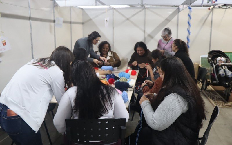 Oficinas profissionalizantes no abrigo da Fenac