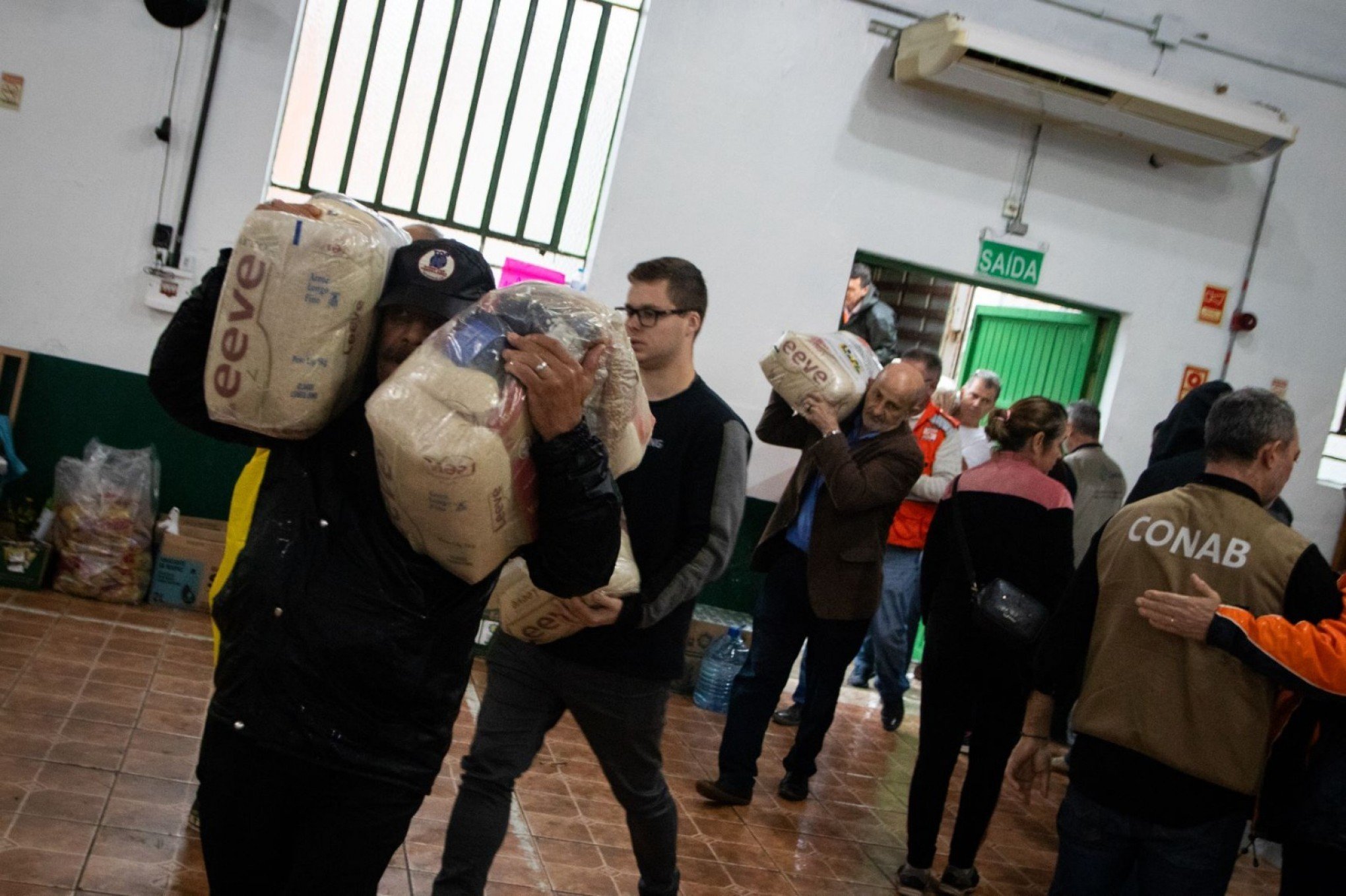 São Leopoldo tem 5 pontos de entrega de donativos para atingidos pela enchente; veja onde