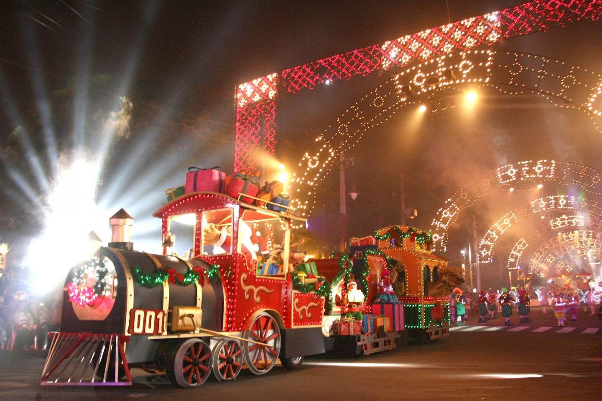 NATAL LUZ: Saiba como será o Grande Desfile de Natal, que neste ano volta a ser realizado no Centro da cidade