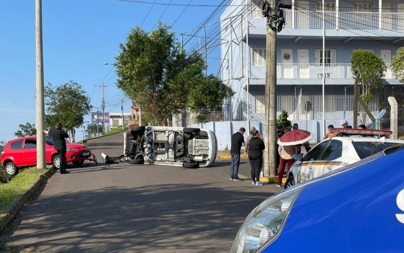 Colisão aconteceu na Rua Alfredo Cassel, no bairro Vila Nova | abc+