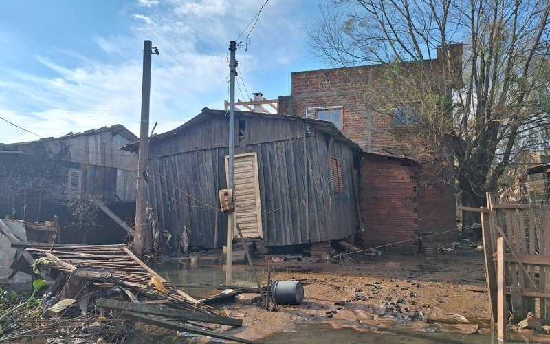 Cenários de destruição ainda impacta moradores do bairro Santo Afonso, em Novo Hamburgo