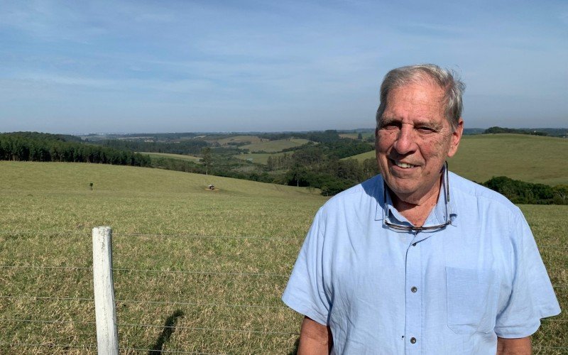 Comandante Nelson Riet na área prevista para o Aeroporto 20 de Setembro, em Portão | abc+