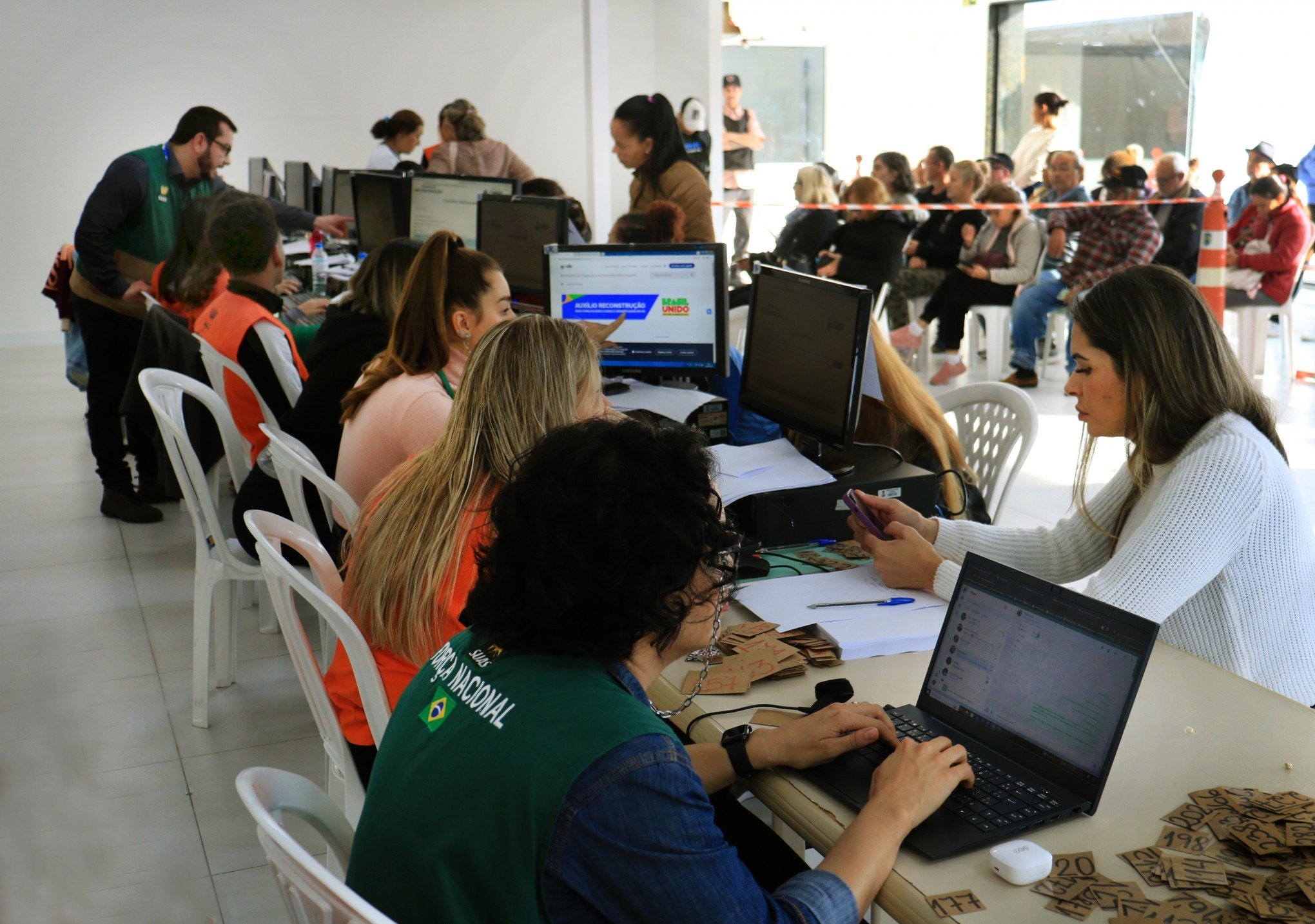 Centrais do Auxílio Reconstrução e do CadÚnico abrem neste sábado (22)