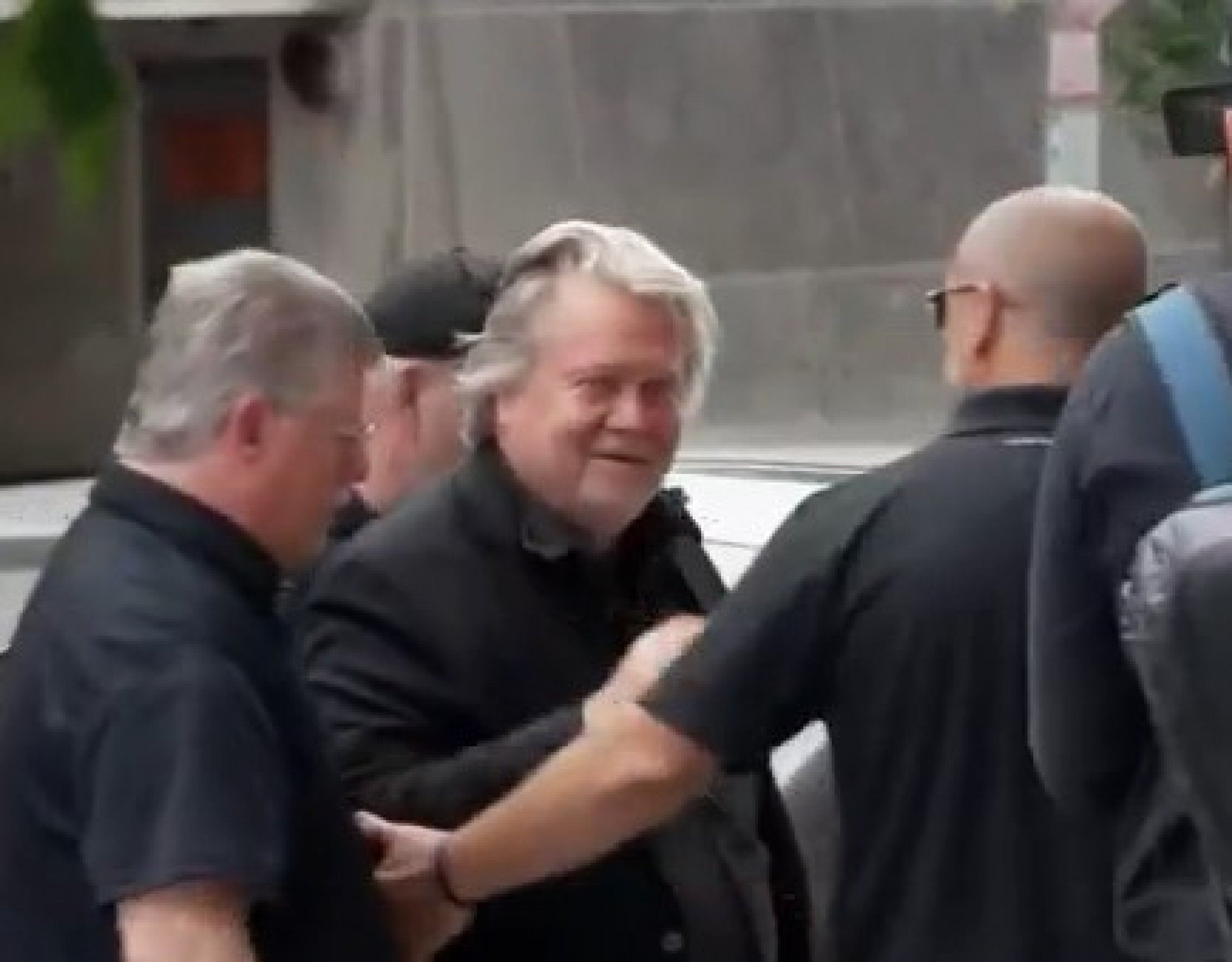 Justiça dos EUA ordena prisão de Steve Bannon, ex-estrategista de Trump