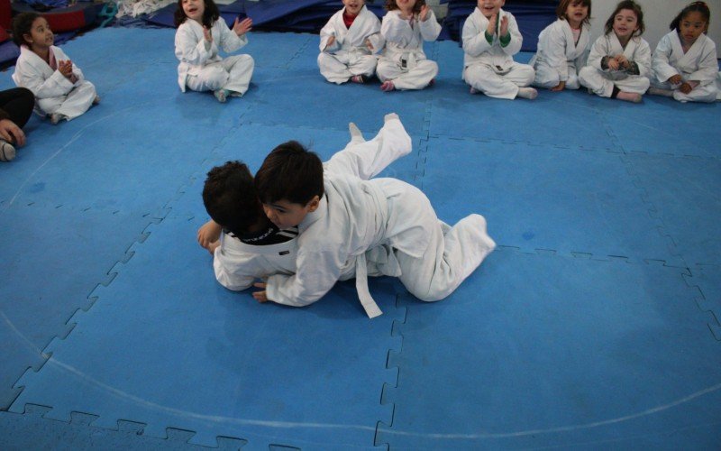 No dia 13 de julho mais de 80 alunos da escola participam de um campeonato na Sociedade Ginástica, em Novo Hamburgo  | abc+