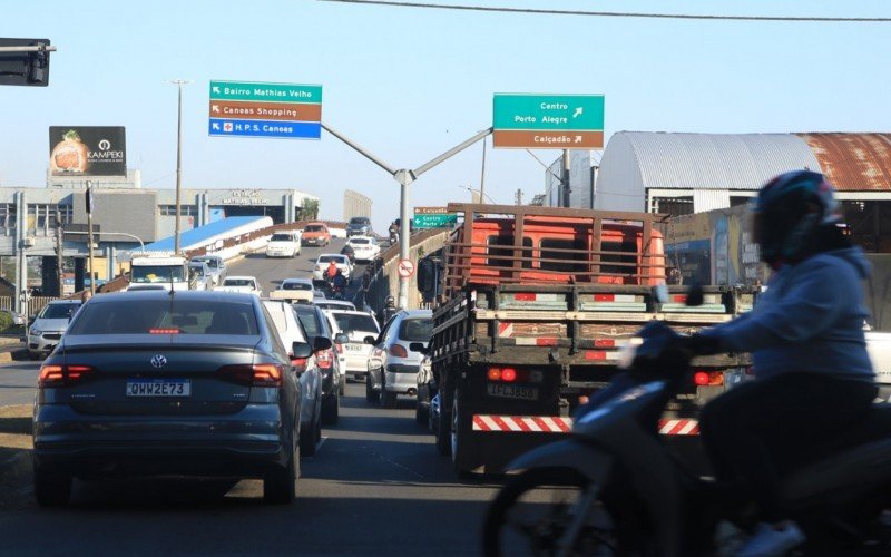 Para chegar até a entrada do Mathias Velho pela Avenida Boqueirão é preciso paciência