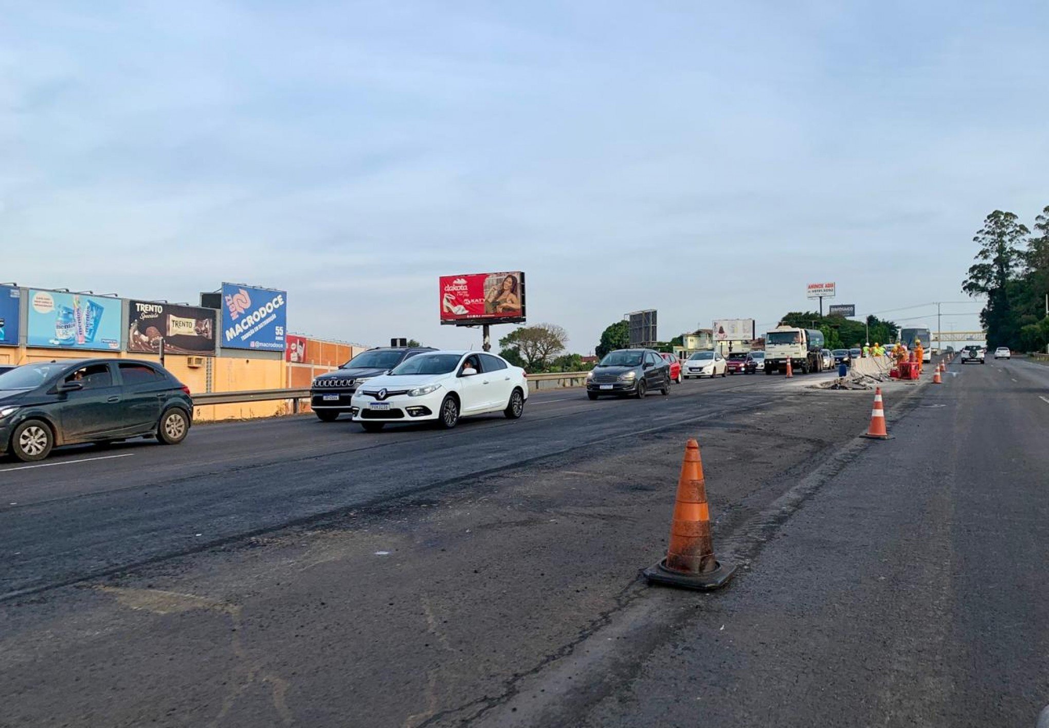 BR-116: Obras e fluxo intenso causam congestionamento no fim da tarde deste sábado na rodovia; veja os pontos