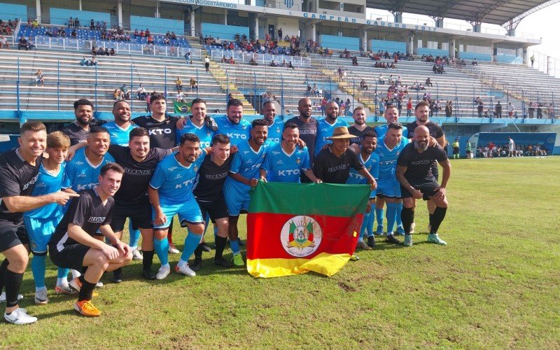 Time do Legends no Jogo do Bem trocou de camiseta 