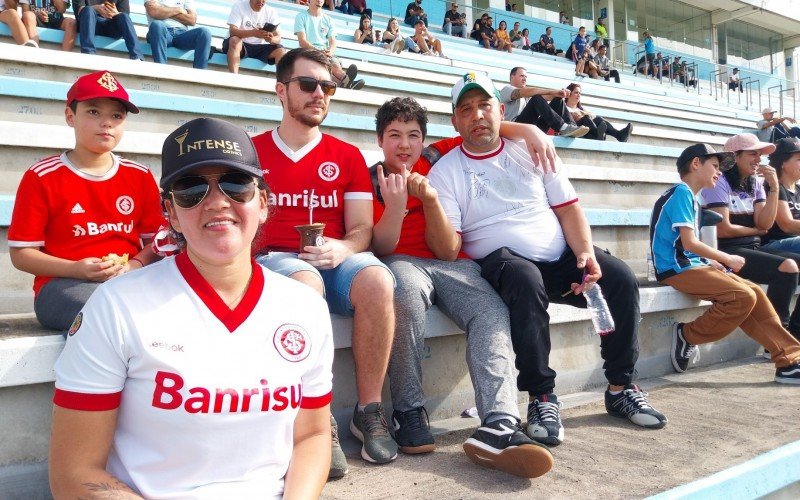 "Como é um jogo beneficente para o pessoal da enchente, resolvemos vir para prestigiar e ajudar da maneira que a gente consegue", frisou Marilene Alves, no Jogo do Bem | abc+