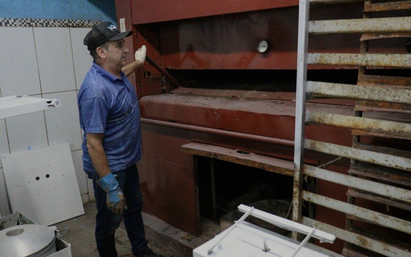 Até o forno da padaria de Orli precisará de restauro 